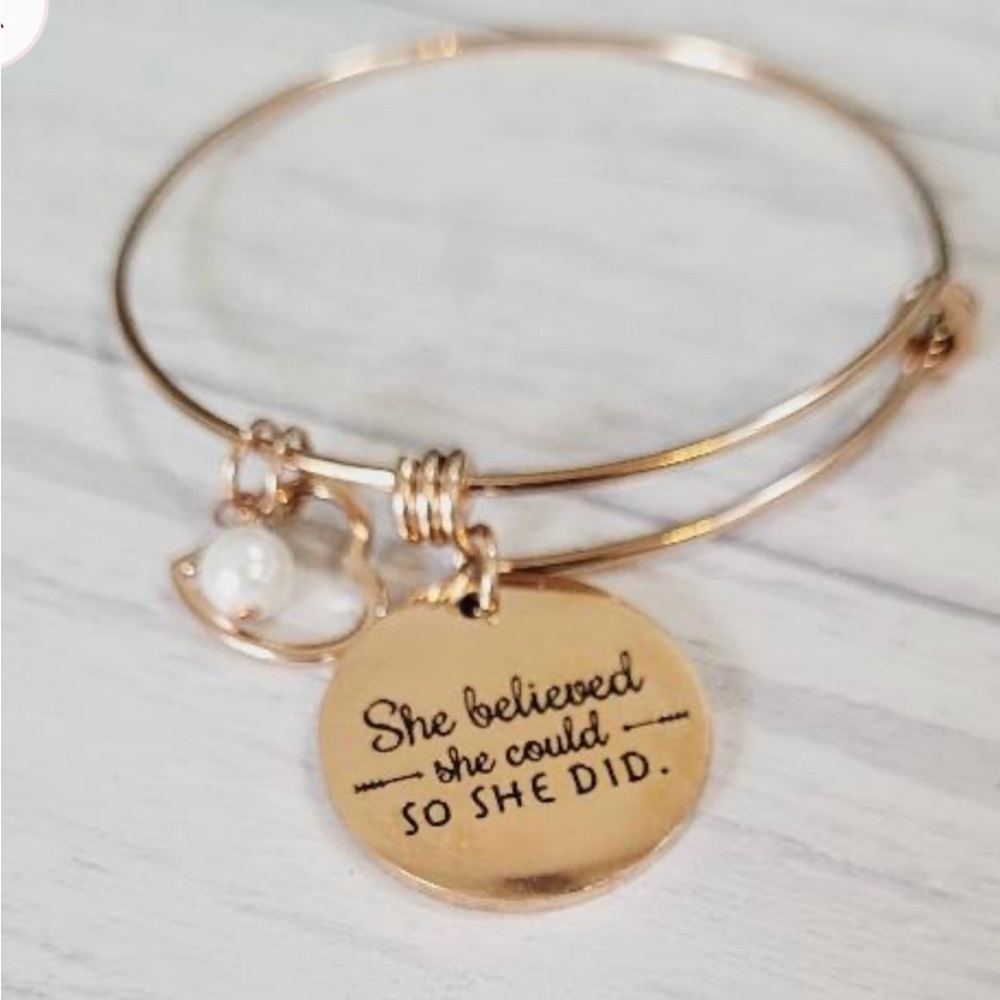 Women’s Bracelet She believed she could, So she did. With Heart charm Rose Gold​